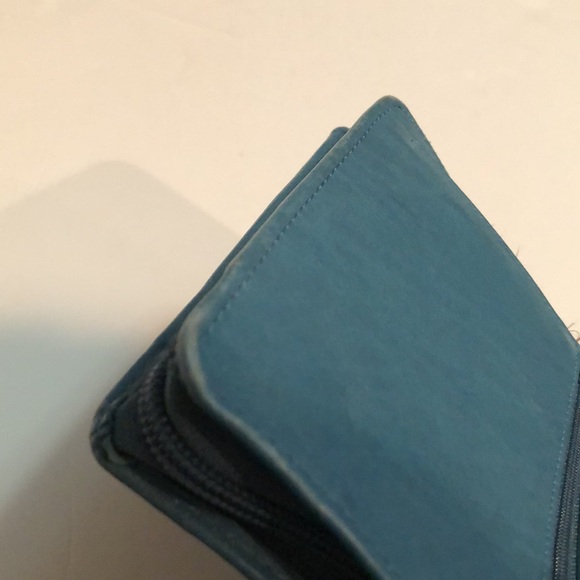 Genuine Leather RFD blocking crossbody purse - Picture 13 of 13